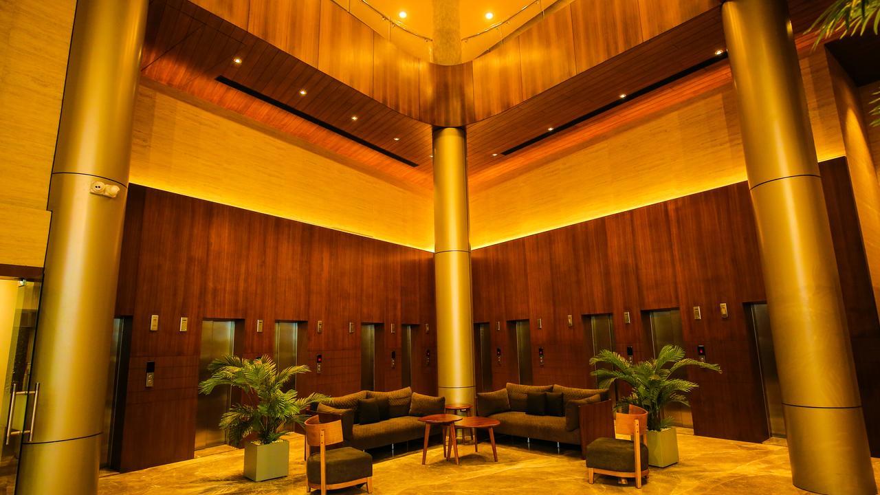 The Weekend Address Hotell Surat Eksteriør bilde